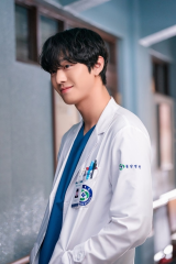 مسلسل Dr. Romantic Season 3  / الطبيب الرومانسي الموسم الـ3 مترجم