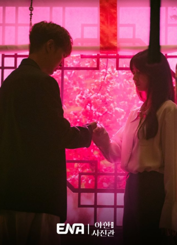 مسلسل استديو منتصف الليل/ The Midnight Studio مترجم